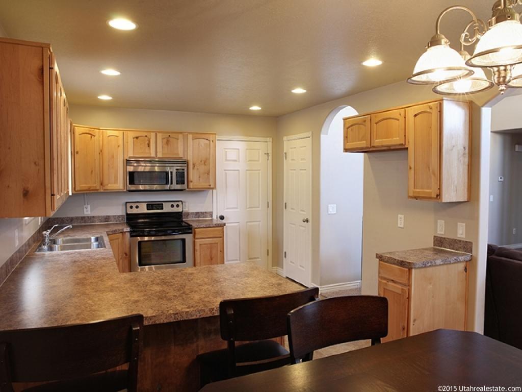774 W 1090 N, Clinton, UT 84015