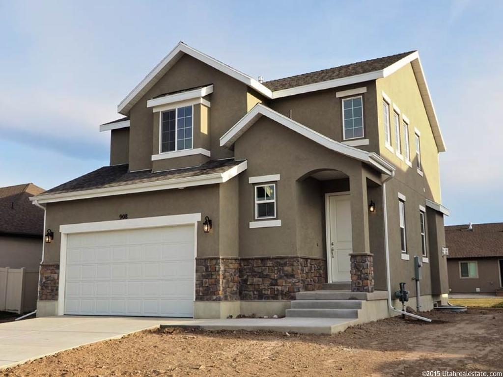 908 E Chris Cir, Clearfield, UT 84015