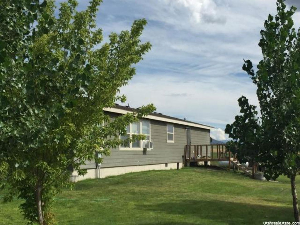 1655 E 10500 S, Malad City, ID 83252
