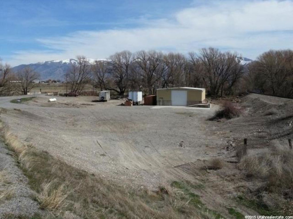 300 E 400 N, Wellsville, UT 84339