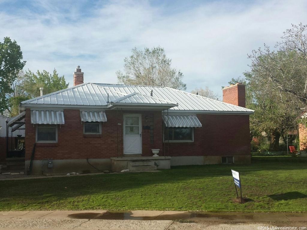 899 E Hill Top Dr, Clearfield, UT 84015