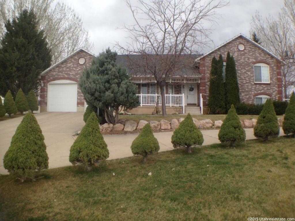 1863 Bluff Rd, Syracuse, UT 84075
