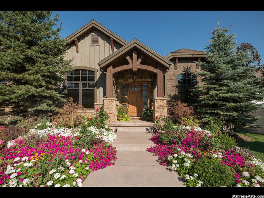 640 S Eaglepointe Dr S, North Salt Lake, UT 84054