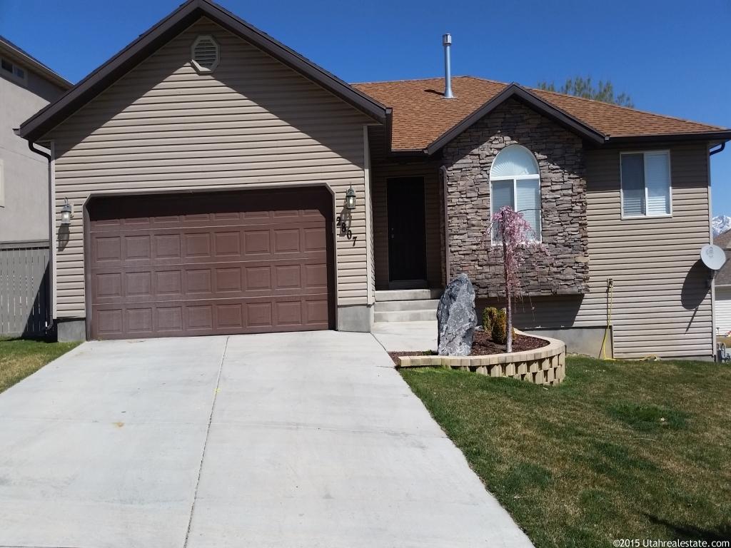 2807 Ruby Valley Dr, Eagle Mountain, UT 84005