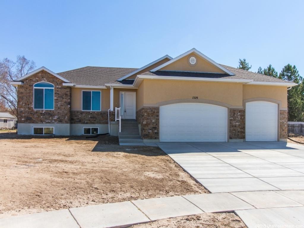 1329 W 1870 N, Clinton, UT 84015