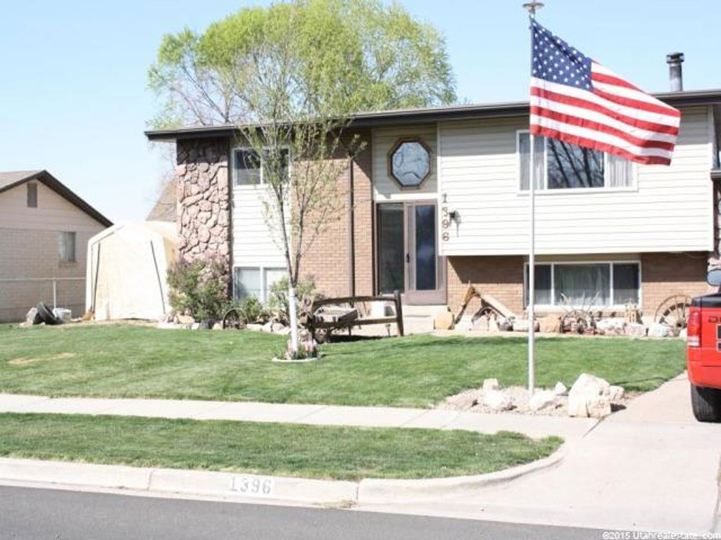 1396 David Dr, Syracuse, UT 84075