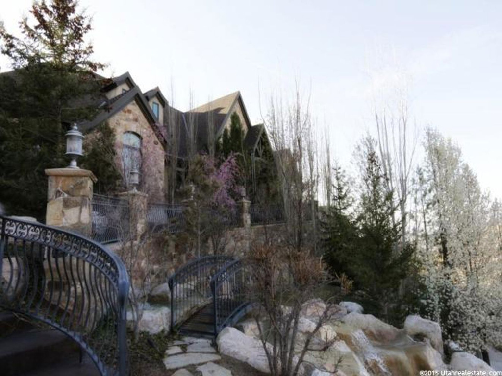 1110 E Highland Oaks Dr, Bountiful, UT 84010