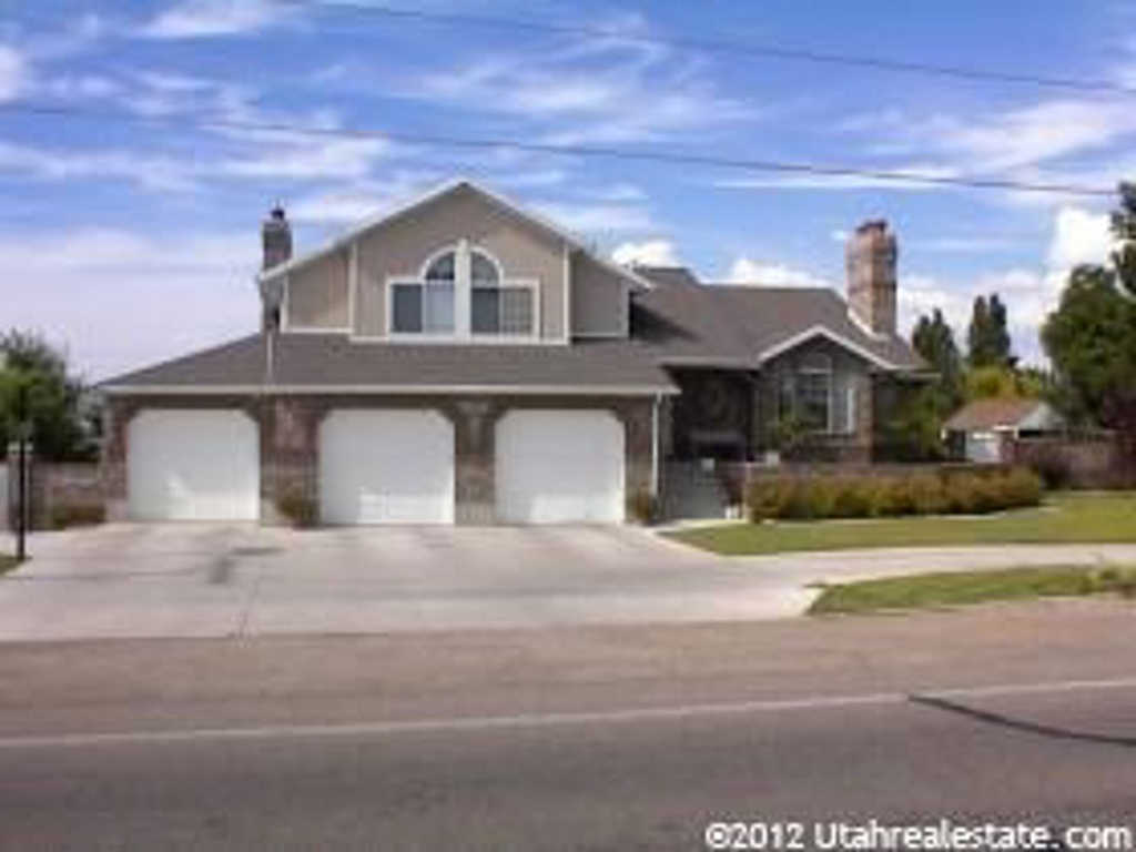 1312 W 1800 N, Clinton, UT 84015