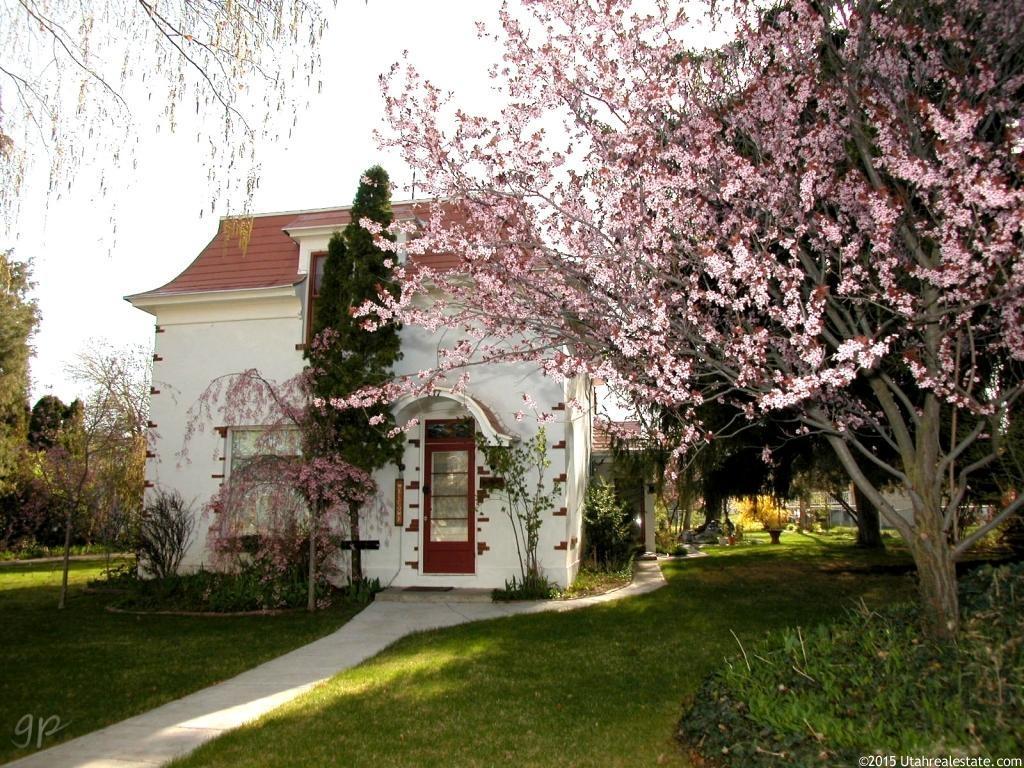 277 S Center, Hyrum, UT 84319