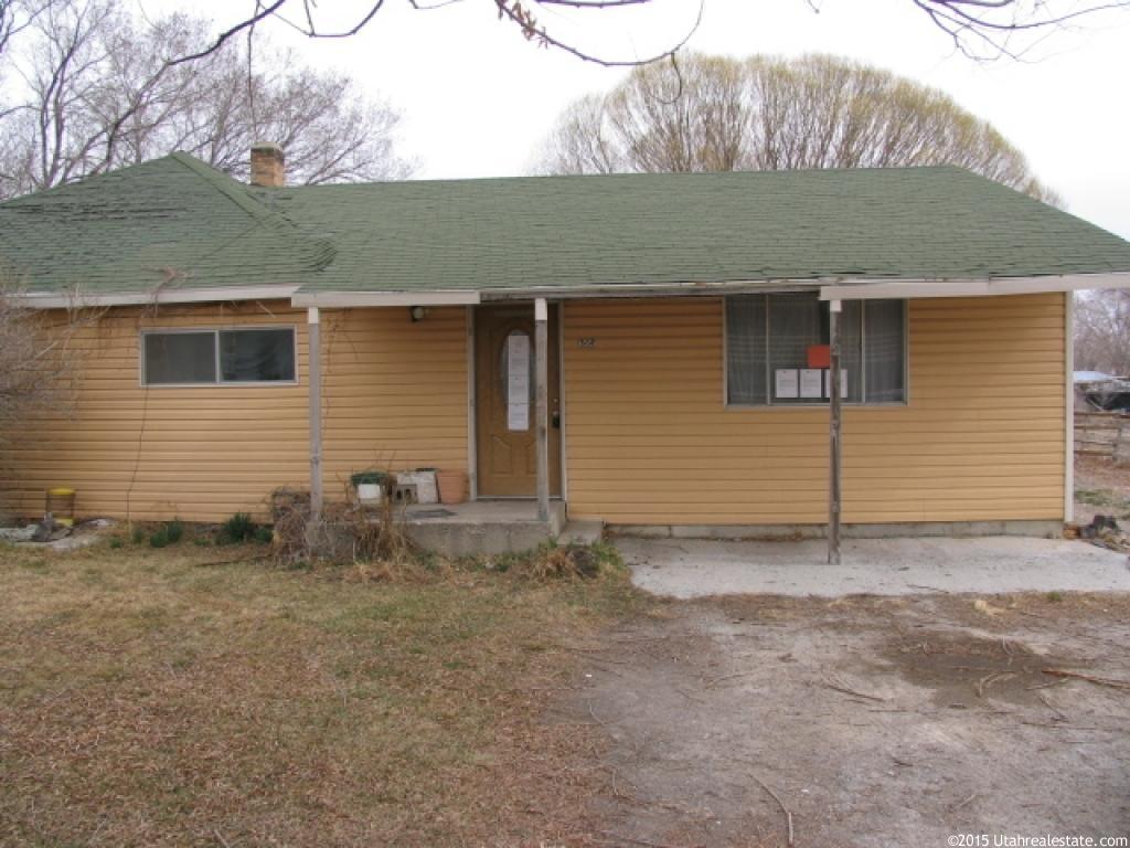 695 S State St, Ferron, UT 84523