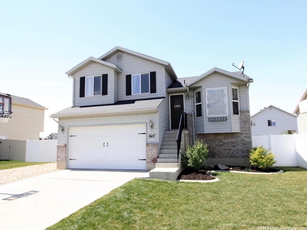 1617 N 2340 W, Clinton, UT 84015