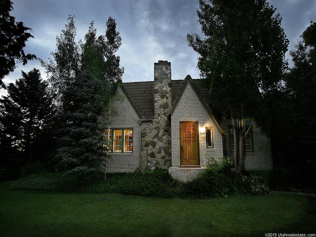2313 E Olympus Dr, Holladay, UT 84124