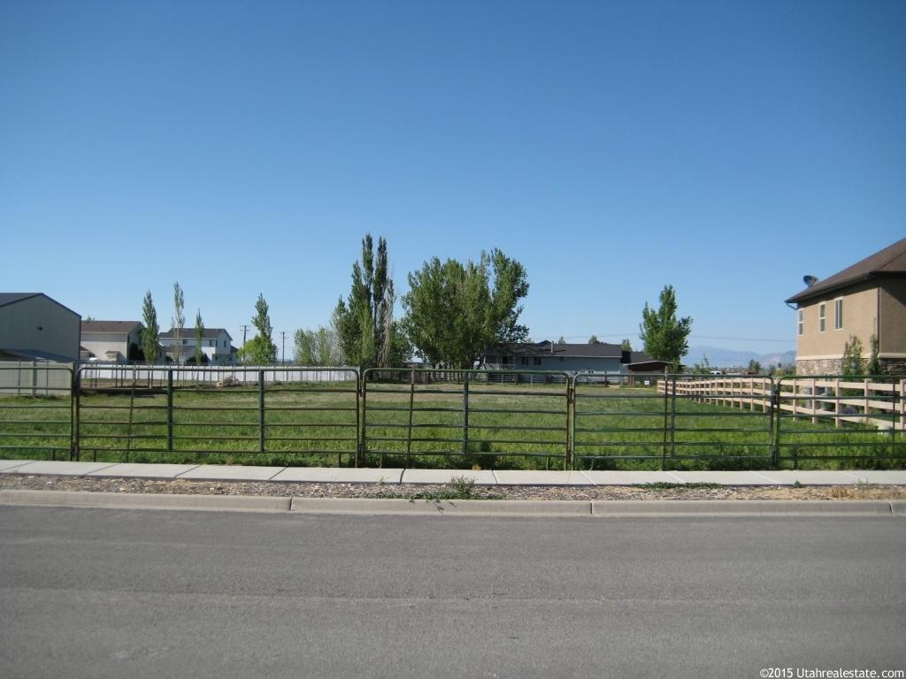 3366 W 1680 N, Clinton, UT 84015