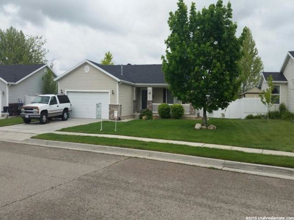 4040 W 5075 S, Roy, UT 84067