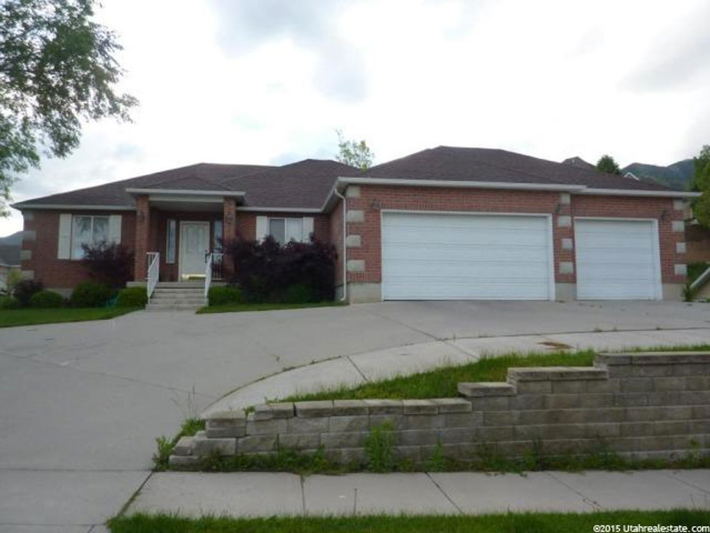 58 Canterbury Cir, Logan, UT 84321
