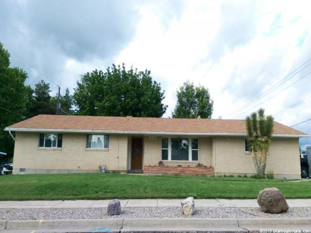 1518 W 1590 N, Clinton, UT 84015