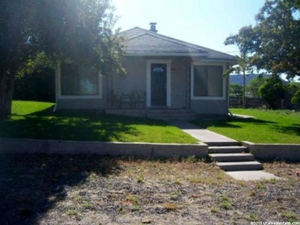 90 N Center, Bicknell, UT 84715