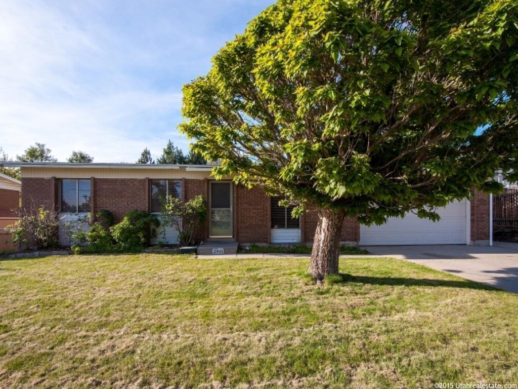 2441 E Quail Run Dr, Sandy, UT 84093