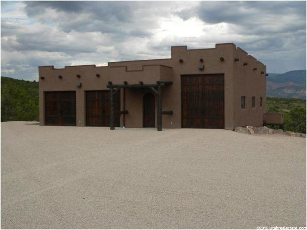 1708 N 1400 E, New Harmony, UT 84757
