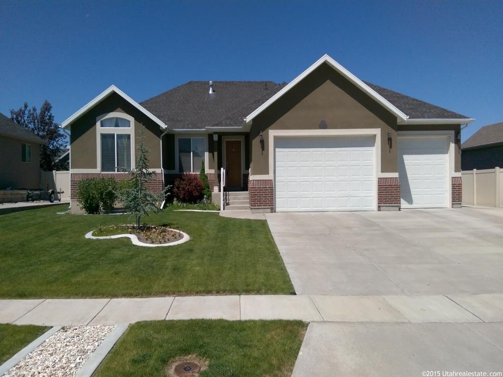 1977 N 2700 W, Clinton, UT 84015