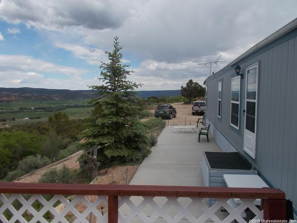 1016 Juniper Dr, Tabiona, UT 84072