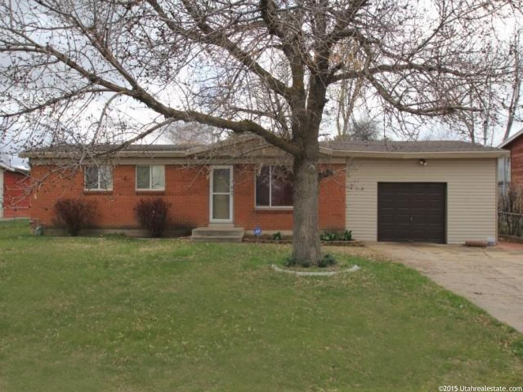 2943 W 1300 N, Clinton, UT 84015