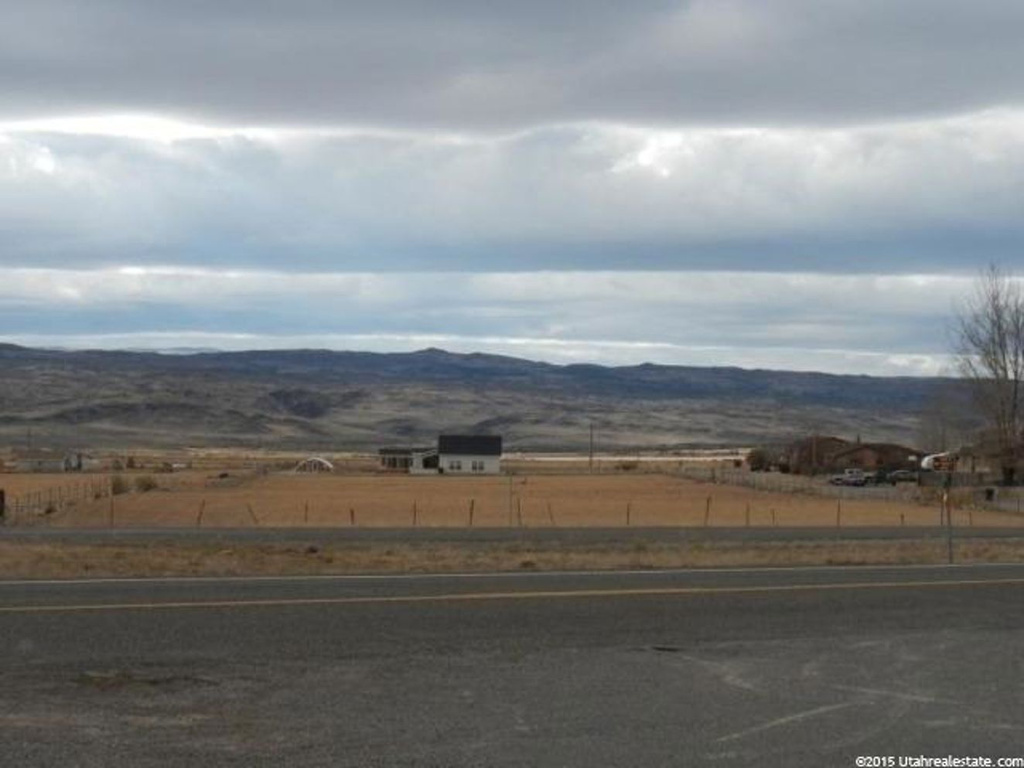 103 E 400 S #3, Bicknell, UT 84715