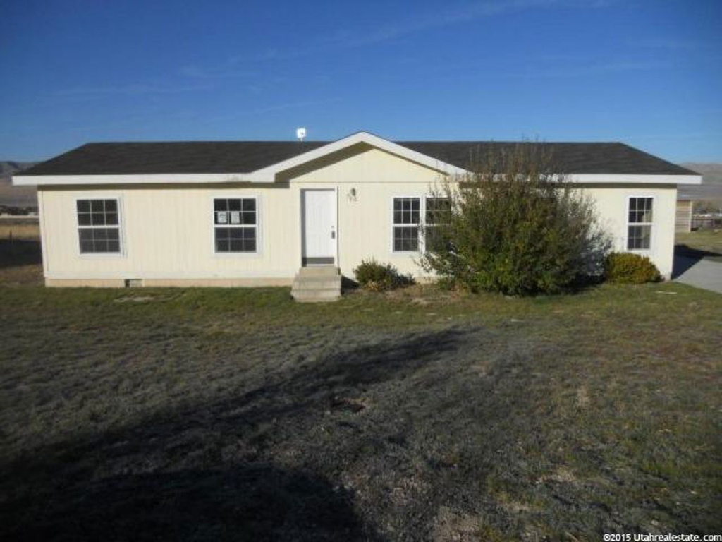 582 S 200 E, Mona, UT 84645