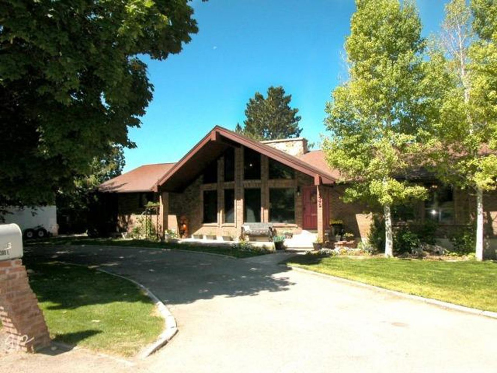 240 S 300 E, Hyrum, UT 84319
