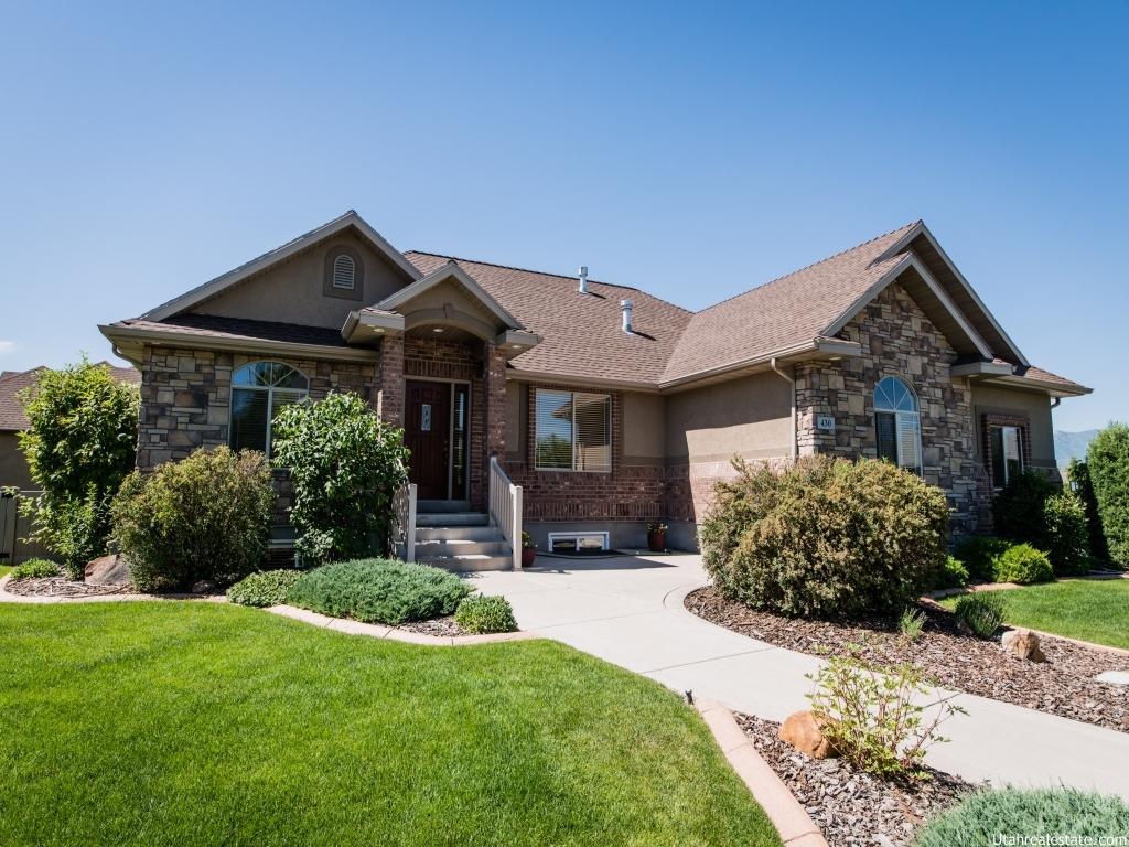 430 E Hawthorne Dr, River Heights, UT 84321