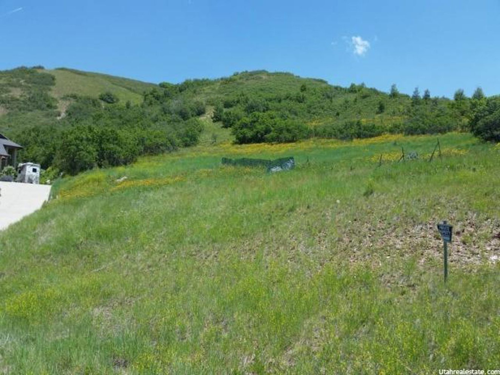 3315 S Sunset Loop Rd #105, Bountiful, UT 84010