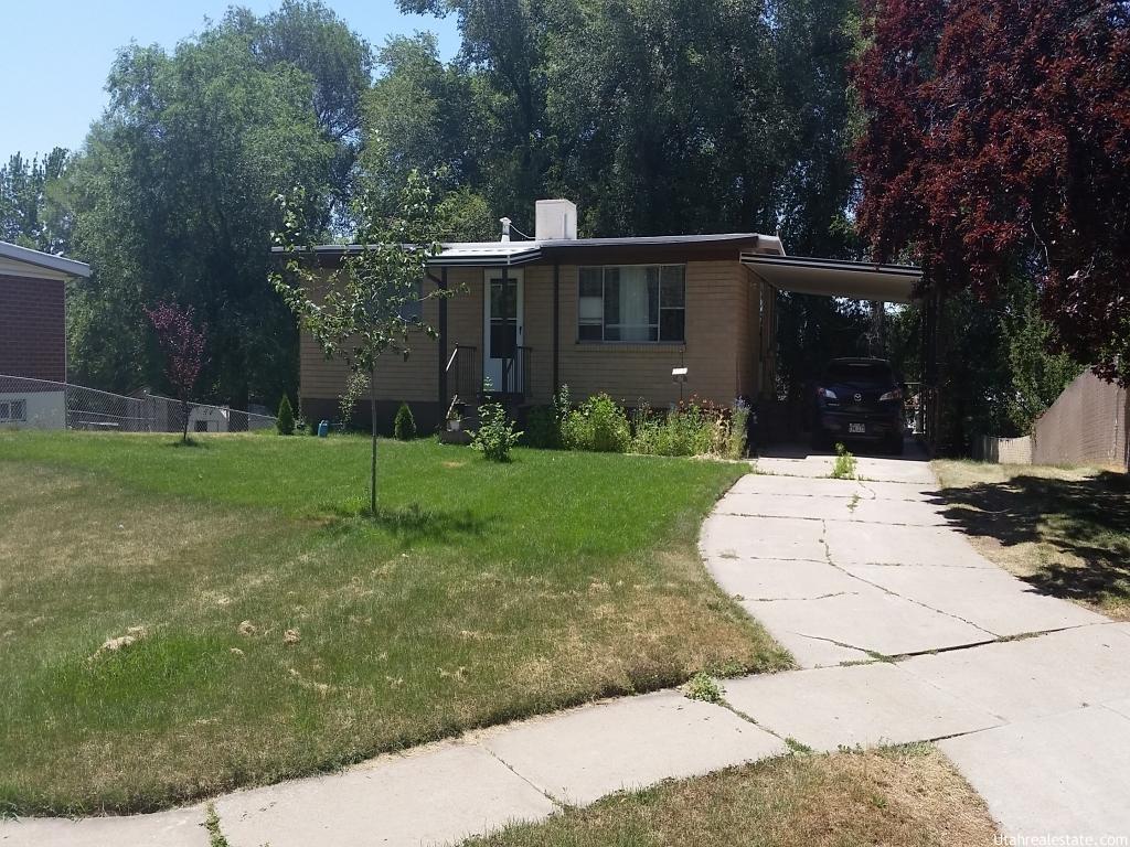 5667 S 2650 W, Roy, UT 84067
