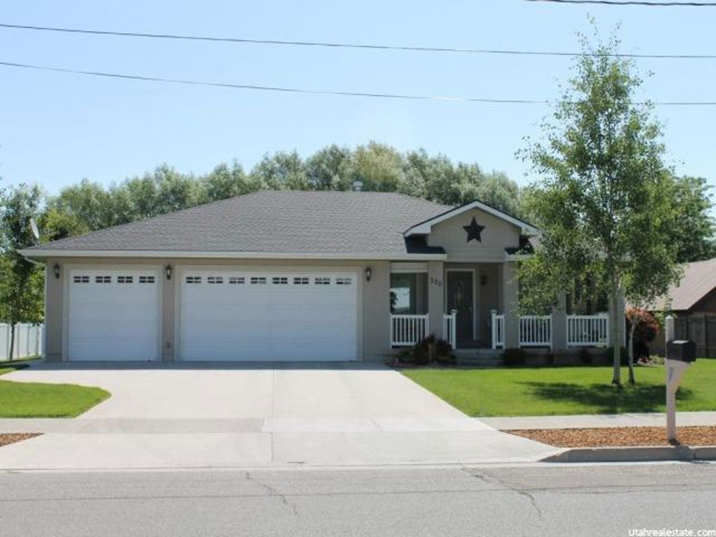 305 S 3rd E, Preston, ID 83263