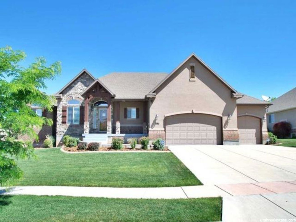 1495 Ridge Rd, Layton, UT 84040