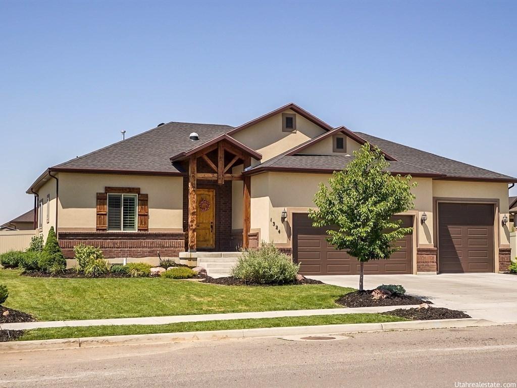 1324 W 2340 N, Clinton, UT 84015