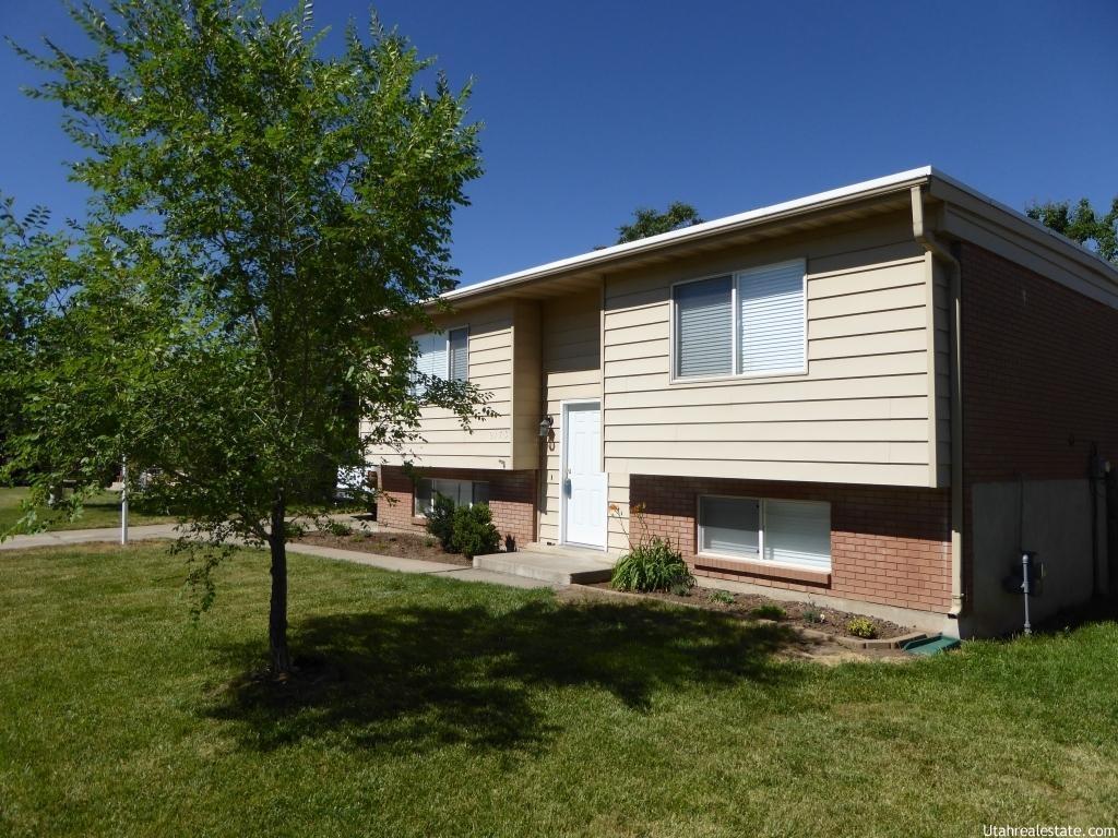 2173 N 700 West N, Clinton, UT 84015