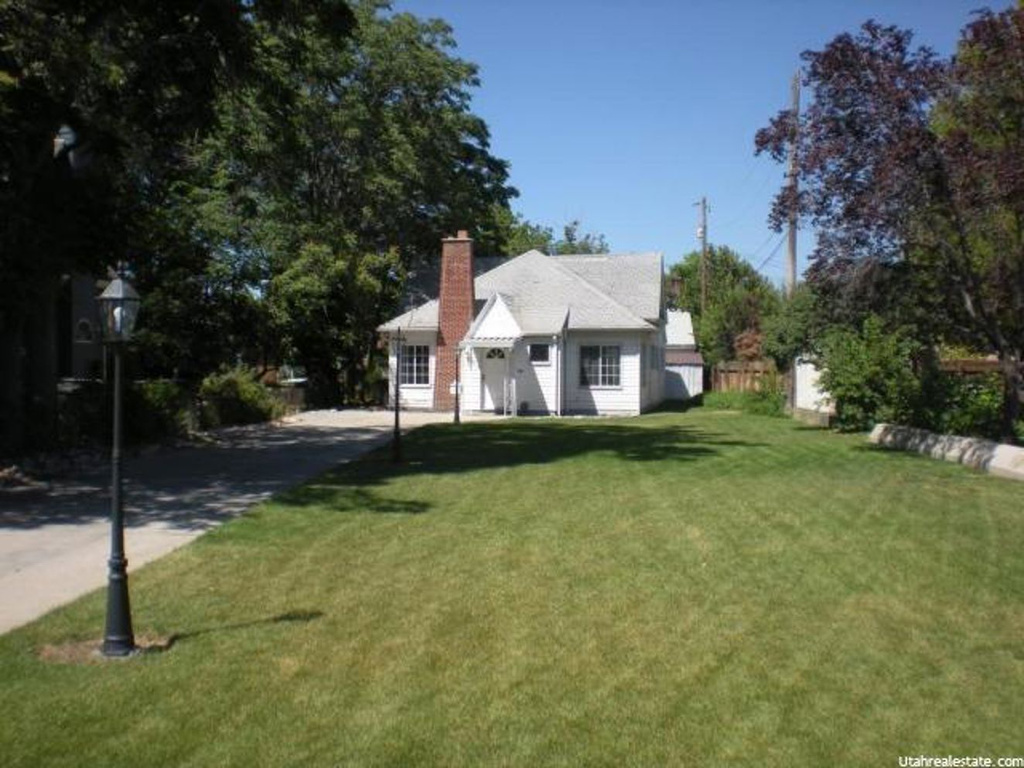 189 E Vine S, Murray, UT 84107
