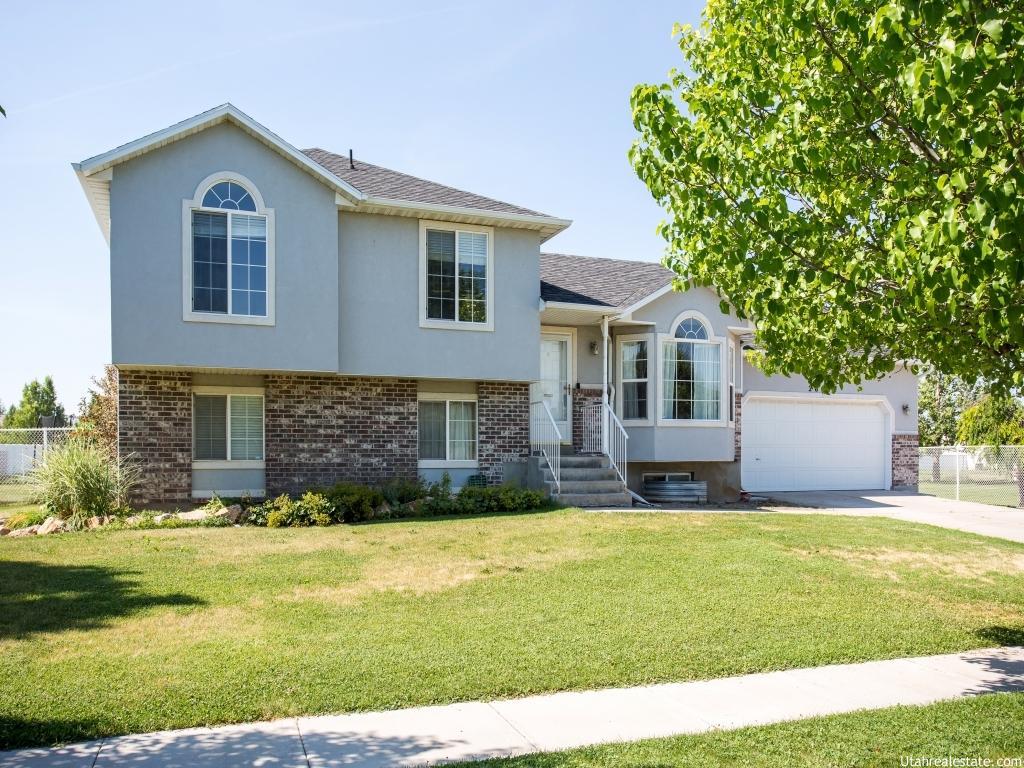 2687 W 2250 N, Clinton, UT 84015