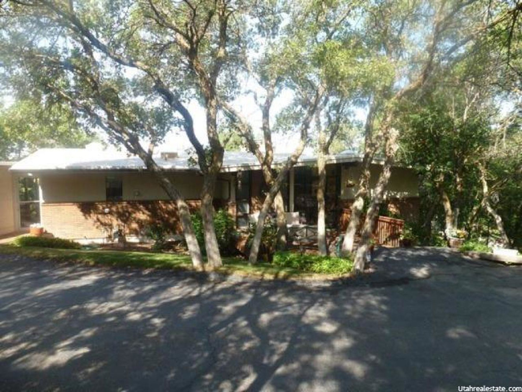6205 S 2800 E, Uintah, UT 84403