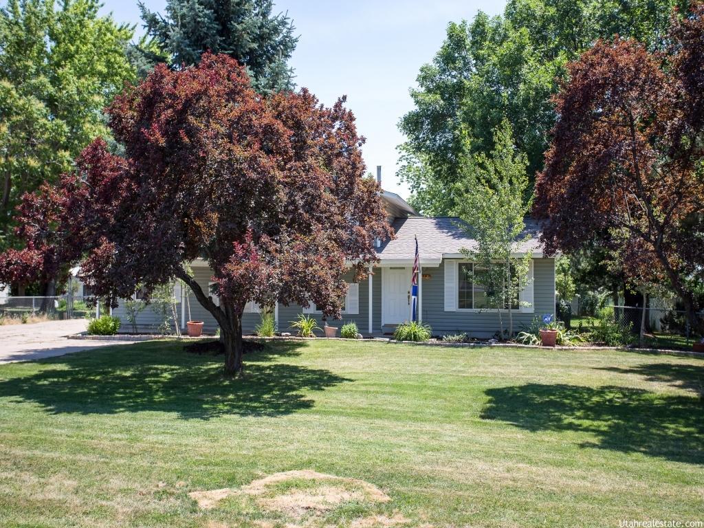 512 E Antelope Dr N, Layton, UT 84041