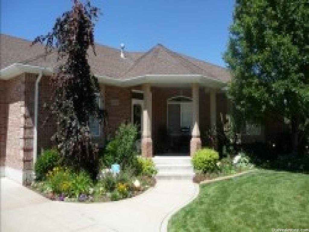 1977 E 75 S, Layton, UT 84040