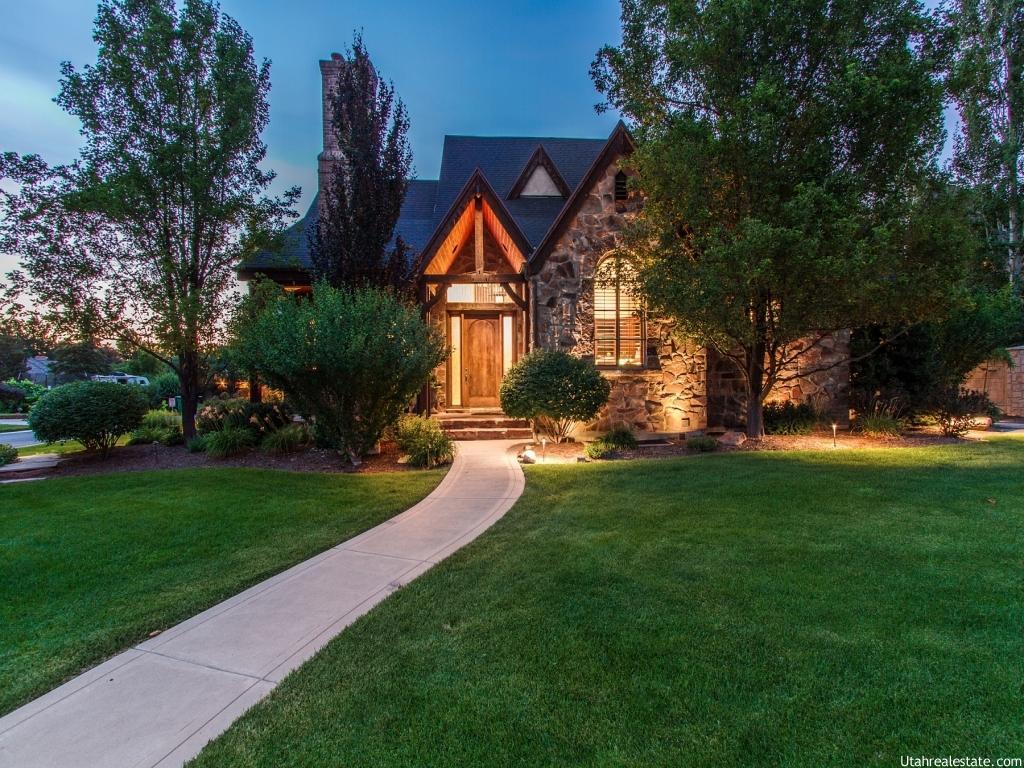 1657 E Madsen Ln, Sandy, UT 84093