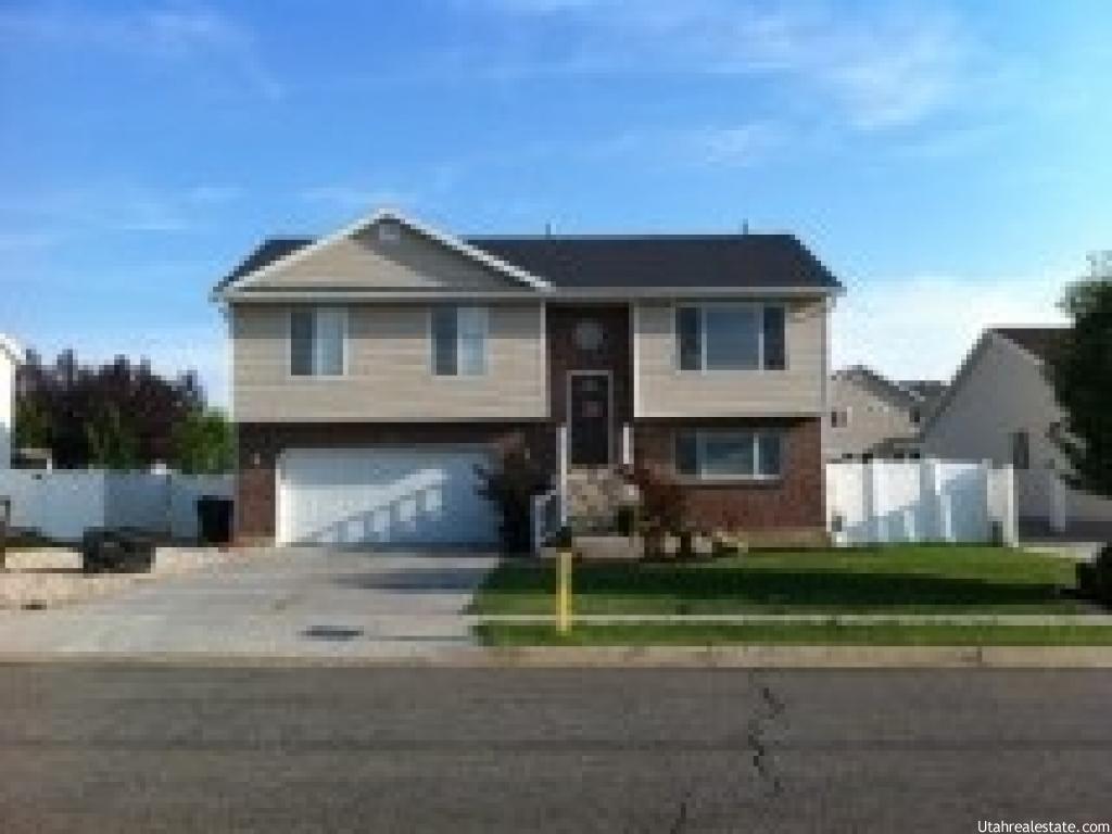 2193 W 1450 N, Clinton, UT 84015