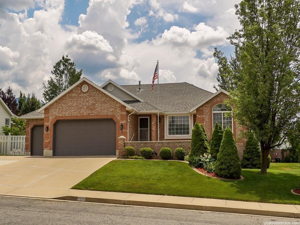 1066 E 575 N, Layton, UT 84040