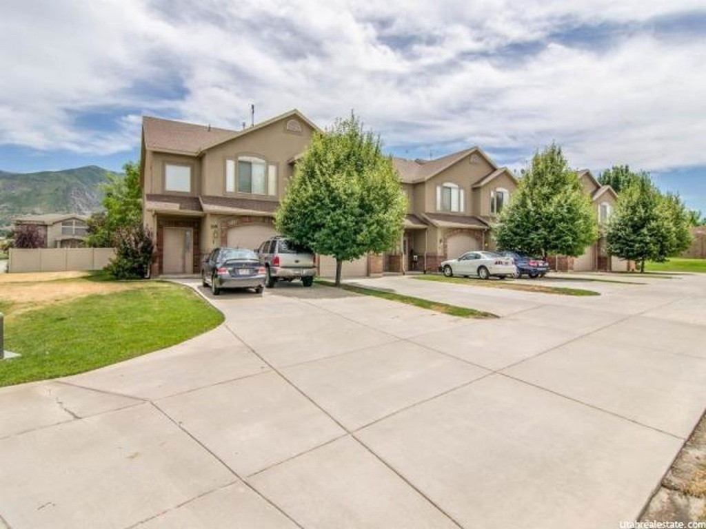 359 E 2275 N #2, North Ogden, UT 84414