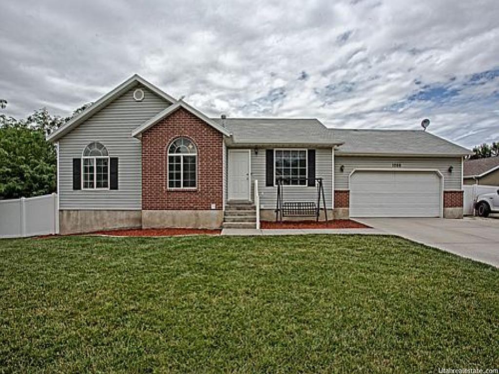 1086 S 925 W, Woods Cross, UT 84087