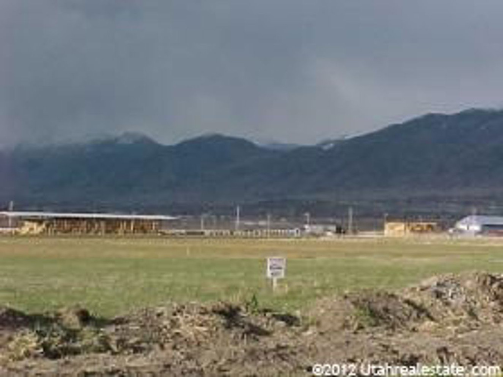 802 W 300 N #8, Hyrum, UT 84319