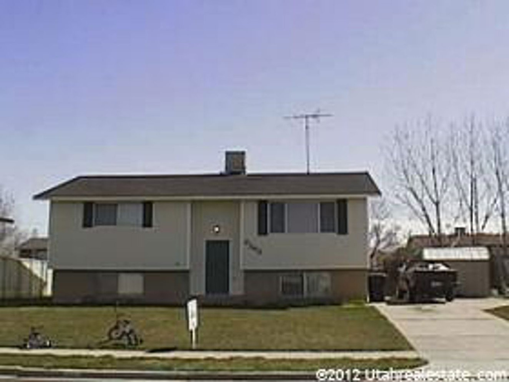 2262 S 500 W, Clearfield, UT 84015