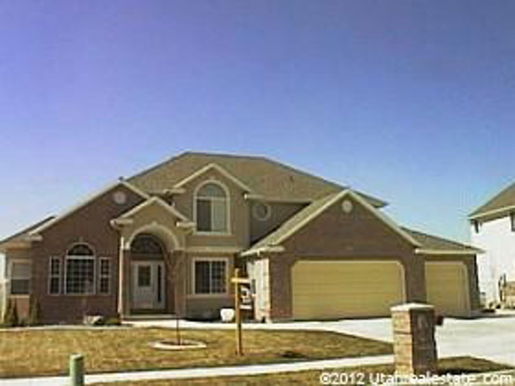 5393 Tomahawk Ln, Ogden, UT 84403