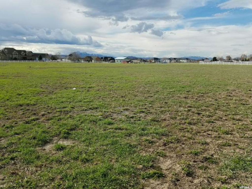 455 S 50 E #16, Hyde Park, UT 84318
